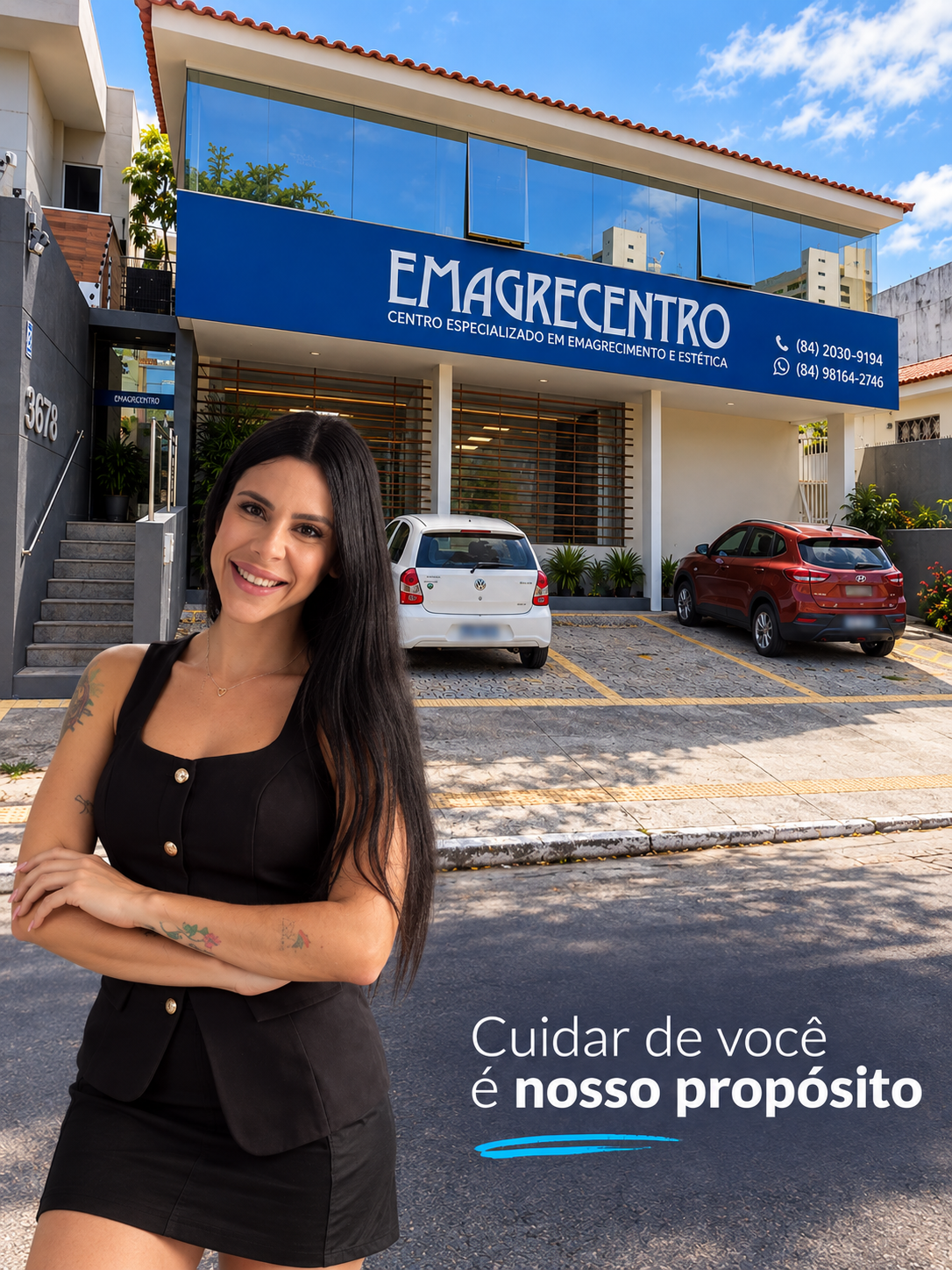 Fabiana Galoni na frente da unidade Emagrecentro Natal